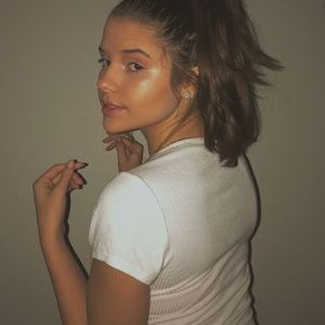 White t-shirt
